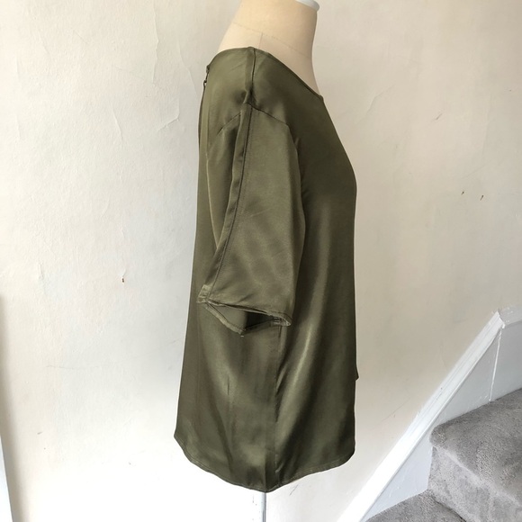 Lilla P Green Sateen Back Zip Short Sleeve Crew Neck Tee Shirt Blouse Size S - Picture 5 of 8
